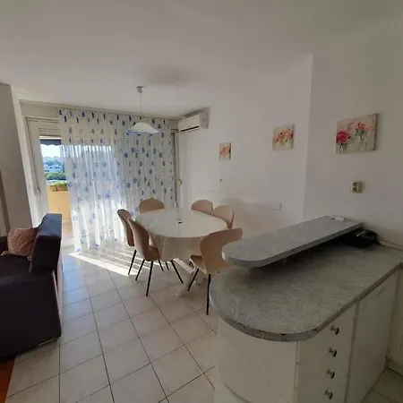 Fregata Duplex- Spacious & Bright With A Terrace -Near Beaches- Easy To Old Town (Adults Only) Appartement