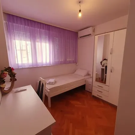 Appartement Fregata Duplex- Spacious & Bright With A Terrace -Near Beaches- Easy To Old Town (Adults Only)